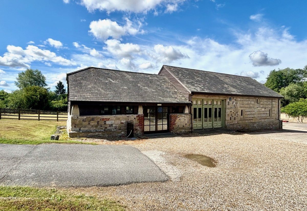 Chapel Barnyard, Deptford Farm, Wylye, BA12 0QQ