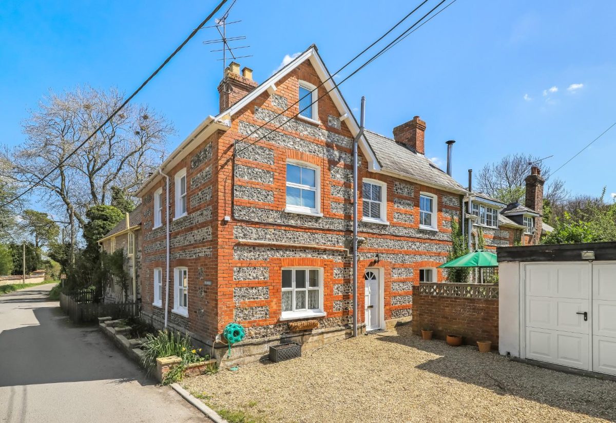 Wylye Road, Hanging Langford