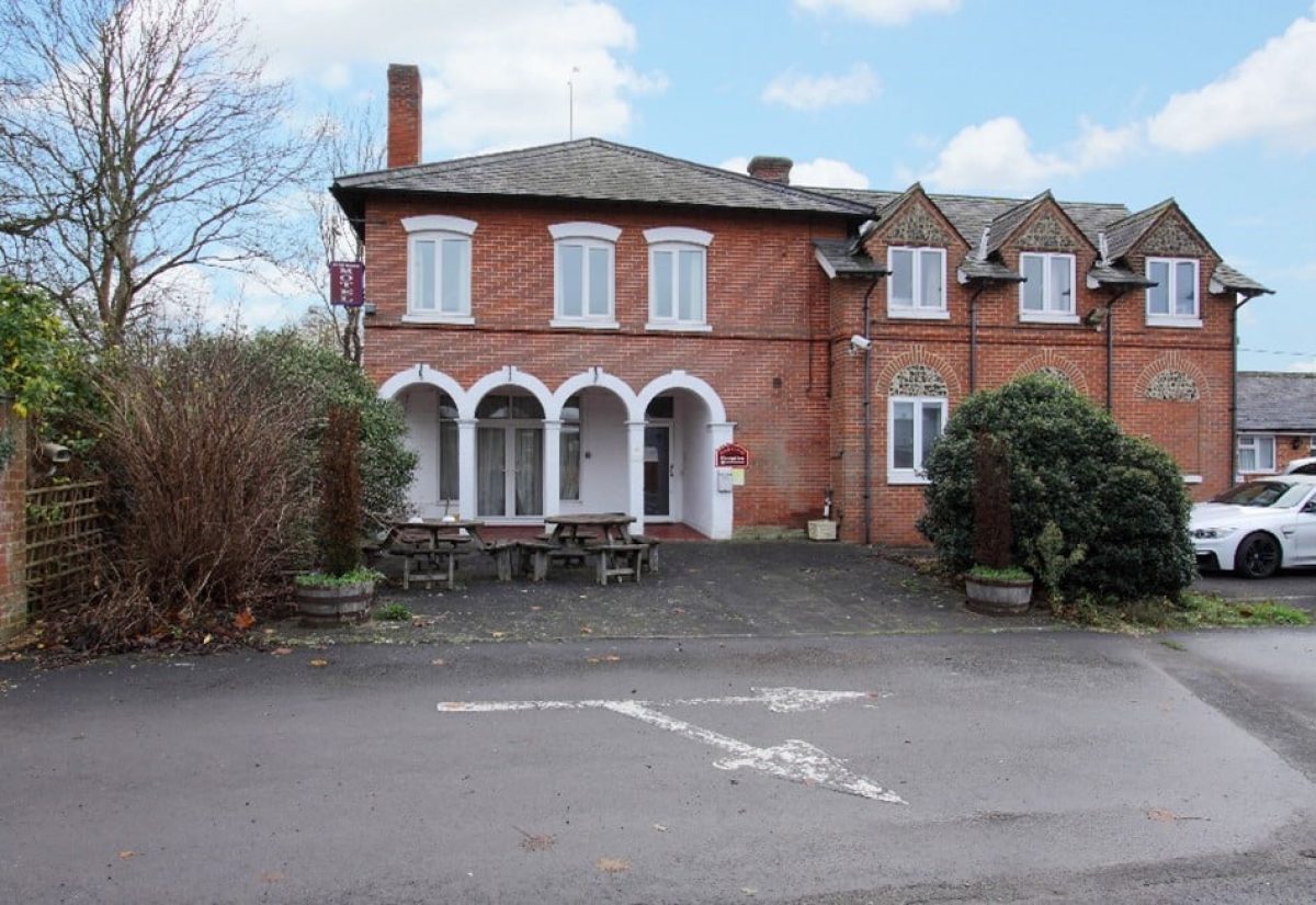 Park House Hotel, Cholderton, Salisbury, Wiltshire, SP4 0EG