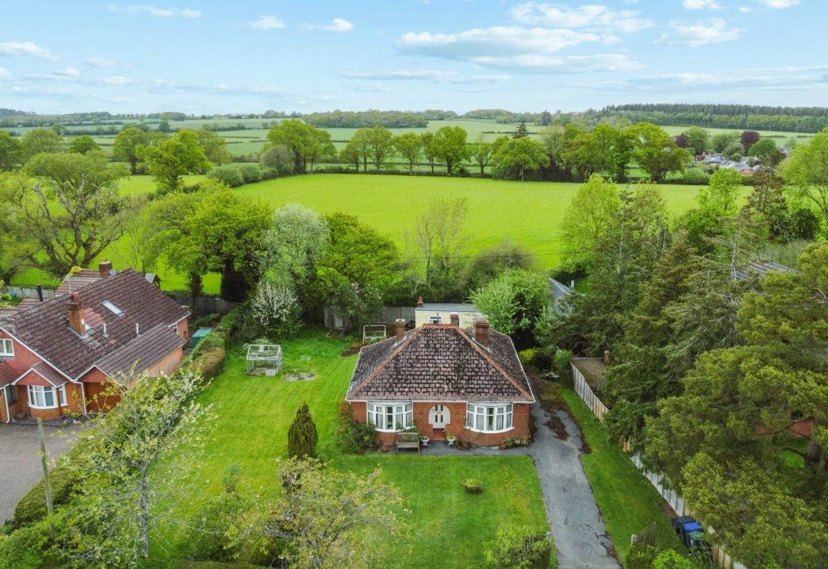 Lucewood Lane, Farley