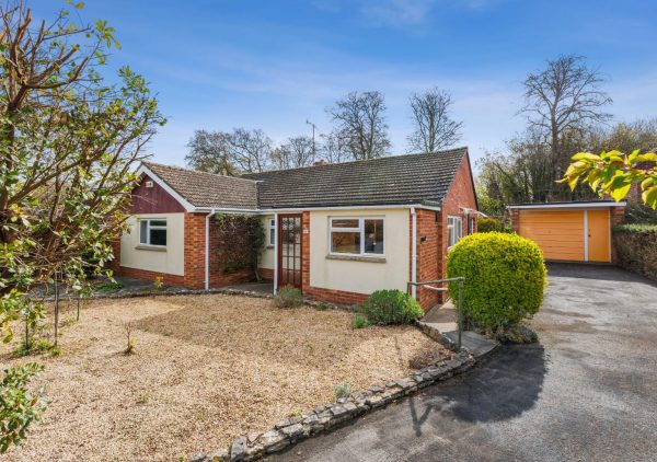 St. Ediths Close, Wilton