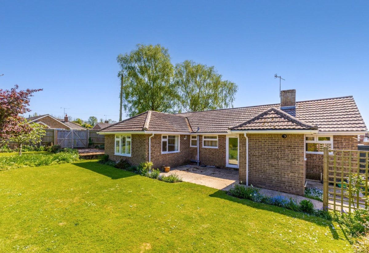 Paddock Close, Winterbourne Dauntsey, Salisbury