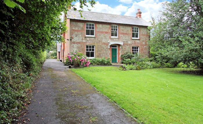 Fovant – Now Let – Substantial Detached Period Home