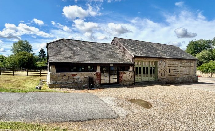 Units 6/7, Chapel Barnyard, Deptford Farm, Wylye