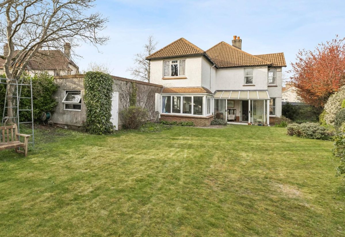 Bouverie Avenue, Salisbury