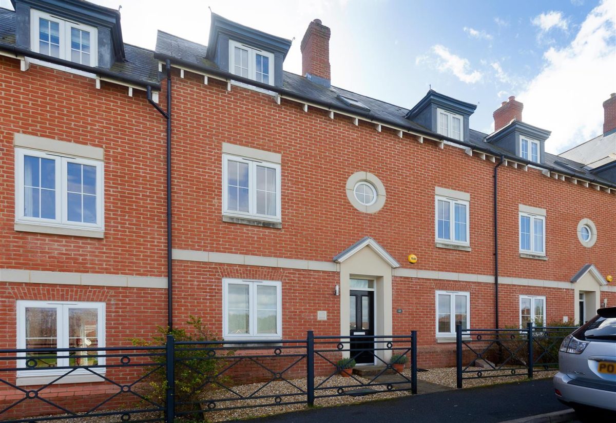 The Crescent, East Harnham