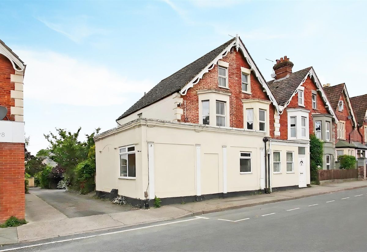 Estcourt Road, Salisbury