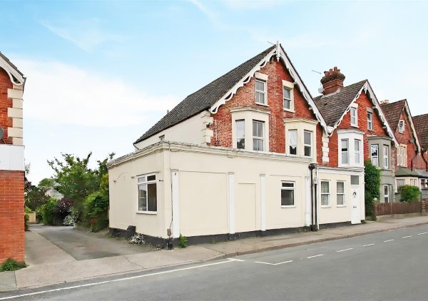 Estcourt Road, Salisbury