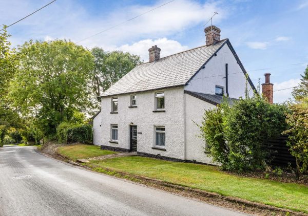 Tytherley Road, Winterslow, Salisbury